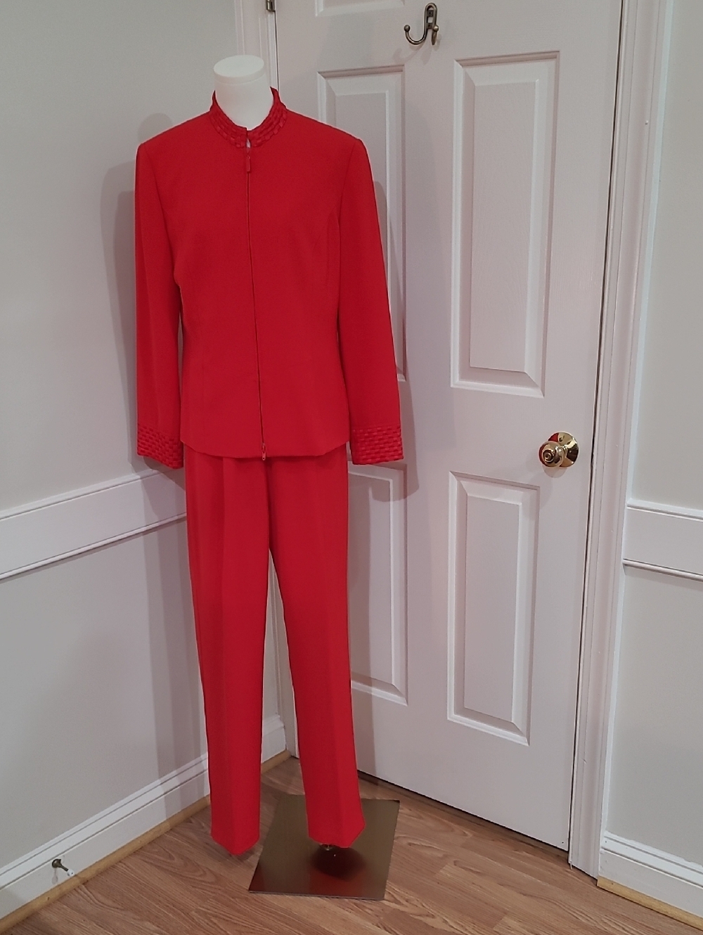 Shomi by Miller Shor Women's Pant Suit - Classic Zip Blazer and Straight Pants